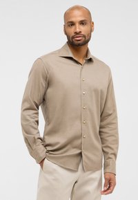 Eterna FLANELLHEMD - MODERN FIT - Camicia elegante - camel