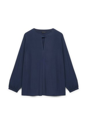 Blusa de manga larga azul marino hecha de tejido suave, con escote redondeado, apertura con placket y un botón, y mangas fruncidas.