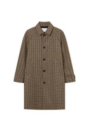 Abrigo a cuadros en marrón y beige con cuello, mangas raglán, tapeta de botones oculta, dos bolsillos laterales y un diseño de longitud media.