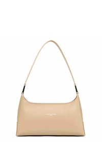 Borsa a tracolla in pelle beige con una texture liscia, forma semi-curva, manico corto e un logo sottile in un design minimalista.
