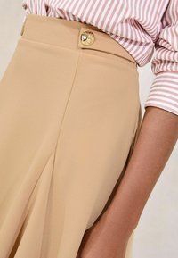 Thumbnail Image 3
