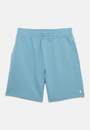 Shorts bleu clair à taille élastique avec poches latérales et petit logo blanc brodé sur l'ourlet inférieur.