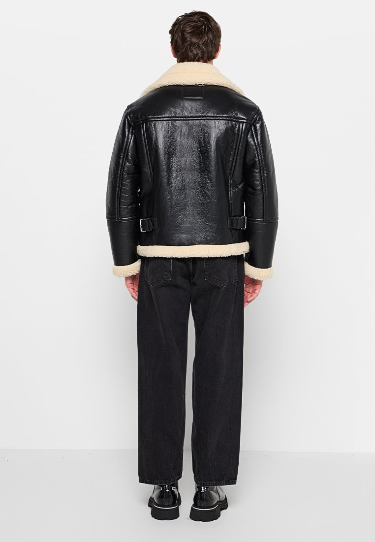 Leichte Jacke