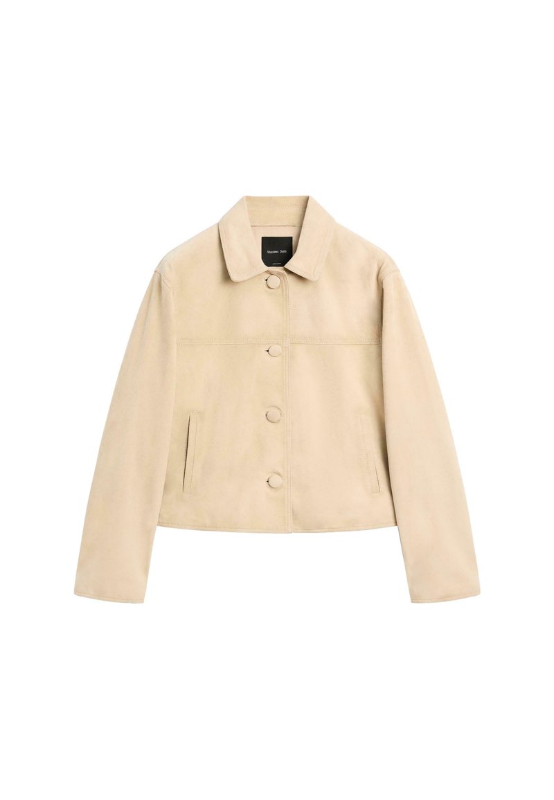 Beige suède jas met een kraag, knopen aan de voorkant en twee zijzakken. Heeft een licht cropped ontwerp en eenvoudige stikdetails.
