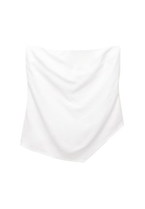 Weißes Stoffbandeau mit glatter Textur, das einen geschwungenen, kantigen unteren Rand aufweist. Das Design ist einfach und nahtlos ohne Verzierungen.