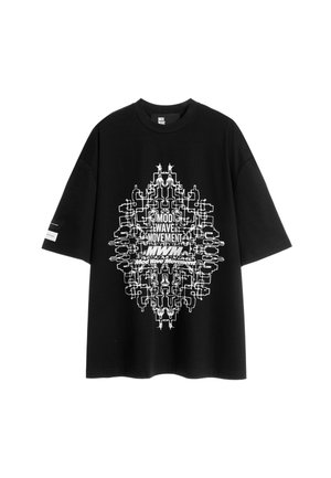 Camiseta negra oversize con patrón geométrico abstracto blanco y texto "Mod Wave Movement" centrado en el frente, mangas cortas.