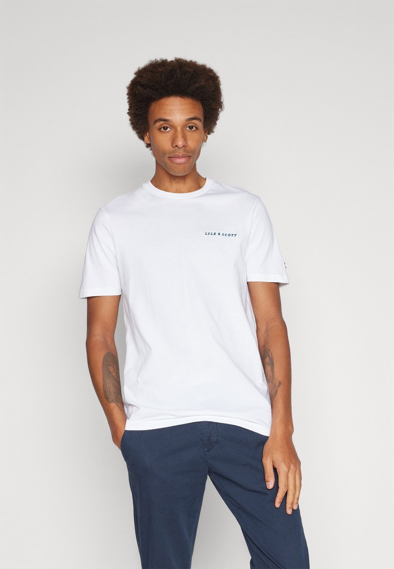 Lyle & Scott T-shirts - white