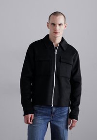 NN.07 ALBAN - Suvejakk - black