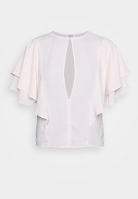 Bluzka z krótkim rękawem w miękkim, jasnoróżowym materiale. Posiada okrągły dekolt, wycięcie w kształcie klucza oraz luźne, warstwowe rękawy w stylu falbany.
