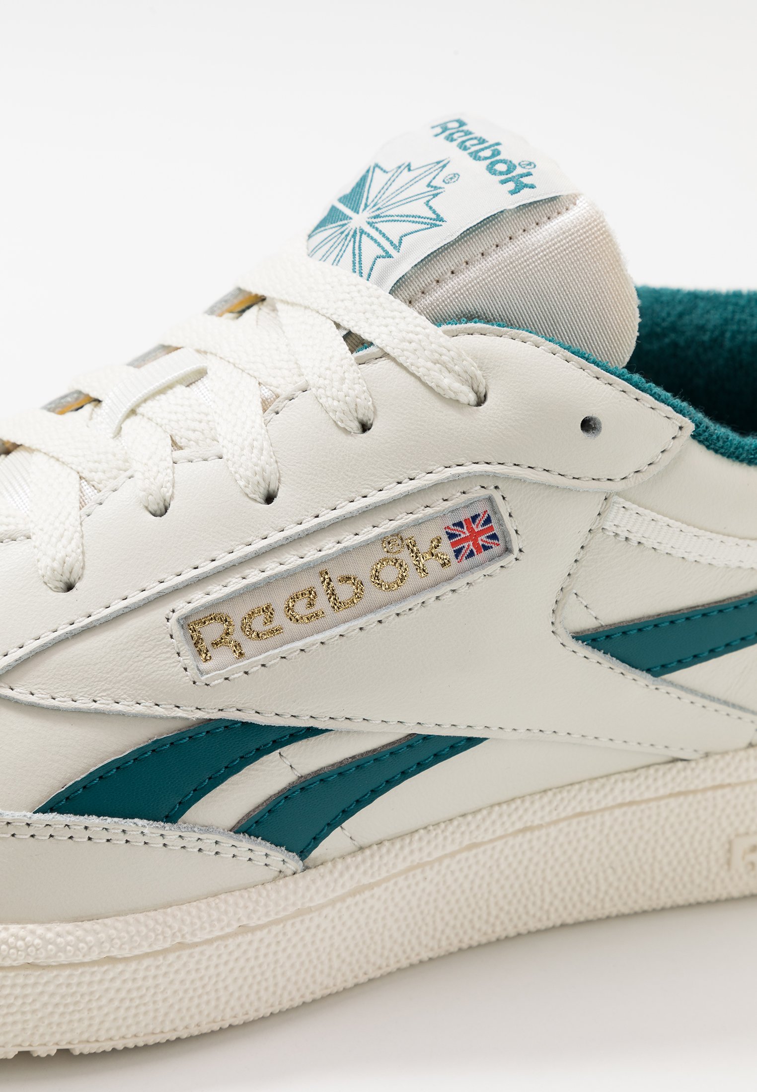 Reebok Classic CLUB C REVENGE Joggesko chalkcollegiate Reebok Classic CLUB C REVENGE Joggesko chalkbluewhite