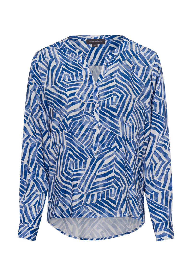 Camicia a maniche lunghe blu e bianca con un motivo astratto a righe, colletto a V e orlo curvo. Tessuto leggero.