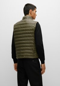 BOSS Colete - open green thirtyseven