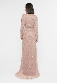 Maryisa EMBELLISHED SEQUINS - Maksimekko - taupe blush