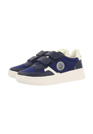 Zapatillas azul marino con acentos blancos, elaboradas en materiales mixtos. Cuentan con correas de Velcro, una parte superior texturizada y un detalle de logo redondo.