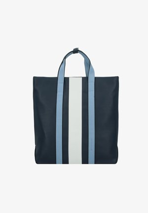 Marine leren tote bag met lichtblauwe en witte verticale strepen. Voorzien van twee stevige blauwe handvatten en een gladde textuur.