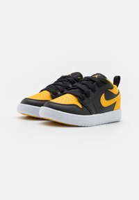 Jordan JORDAN LOW UNISEX - Tenisice - black/yellow ochre/white