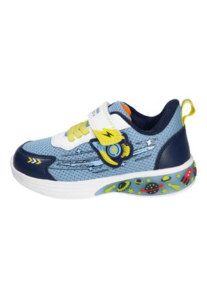 Niebieskie i granatowe dziecięce tenisówki z żółtymi akcentami, podeszwą z motywem kosmicznym, paskiem z błyskawicą oraz motywami rakiety i planet po boku.