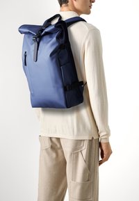 Rains ROLLTOP LARGE UNISEX - Ryggsäck - bay