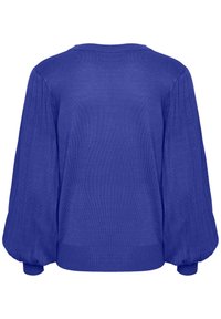 Fioletowy sweter dziany z bufkami na rękawach, prążkowaną teksturą i okrągłym dekoltem. Tył jest gładki, bez widocznych zapięć ani detali.