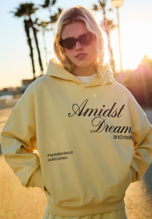 Bershka Sweat à capuche - yellow