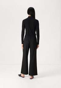 Hollister Co. TAILORED WIDE LEG - Kelnės - black