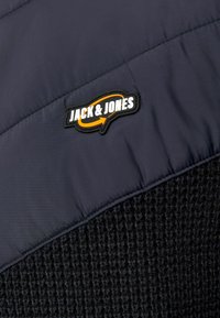 Jack & Jones HYBRID - Chaqueta de punto - dunkelblau