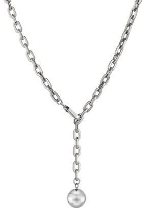 Die Silberkette verfügt über ovale Glieder, mit einem zentralen Anhänger, der in einem glatten runden Pendant endet. Das polierte Metall verleiht ein elegantes Aussehen.