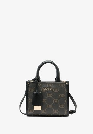 Petit sac à main noir avec des accents dorés et une marque "LIUJO", doté d'une bandoulière détachable et d'une étiquette de verrou décorative.