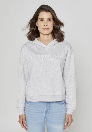 Grå hættetrøje med afslappet pasform, med teksten "STRENESSE BLUE" i hvid tværs over brystet samt ribkanter ved ærmer og nederste kant.