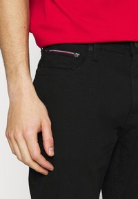 Tommy Hilfiger Vaqueros rectos - black denim
