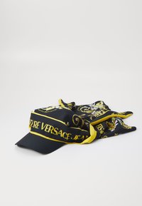 Versace Jeans Couture PRINTED BAROCCO OUTLINE UNISEX - Cap - black/gold ...