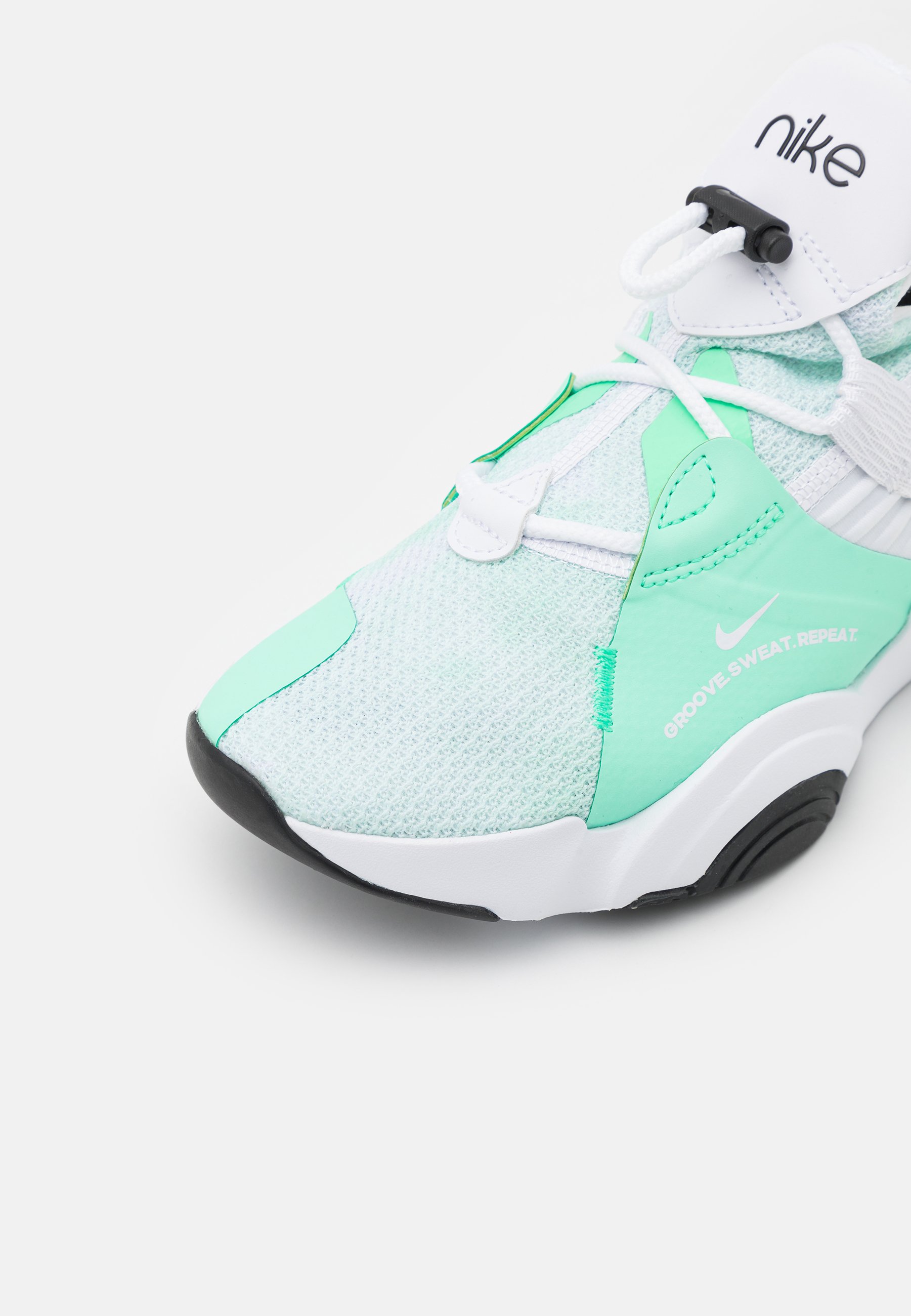 Nike Performance SUPERREP GROOVE - Training shoe - white/green  glow/black/white - Zalando.de