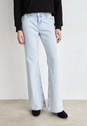 SOPHIE - Flared Jeans - denim light