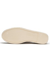 Semelle en caoutchouc blanche avec une surface texturée. Forme légèrement courbée, dotée d'un bord lisse. Comprend un détail de marque en relief près du talon.
