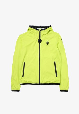 Giacca leggera gialla neon con cappuccio, cerniera nera e dettagli neri, due tasche laterali e polsini elasticizzati. Presenta un logo del marchio sul petto.