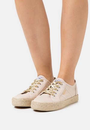 TORGATY - Casual snøresko - beige