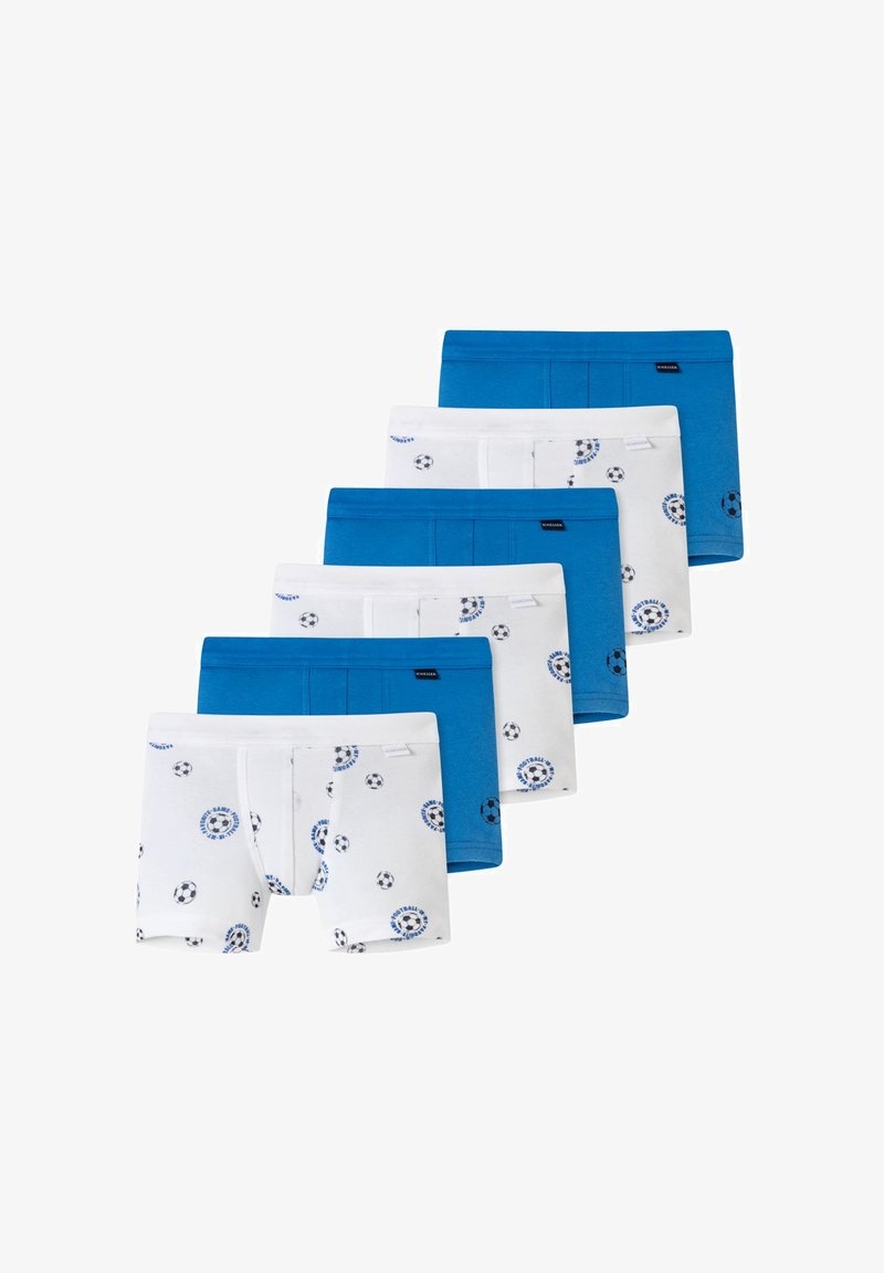 Sechs Paare Baumwollboxershorts in Blau und Weiß; zwei weiße Paare mit Fußballmuster und vier einfarbige blaue Paare.