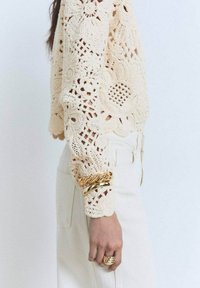 Thumbnail Image 4