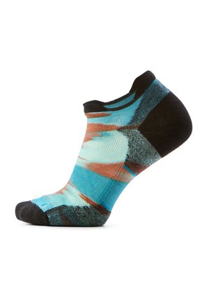 Calzino sportivo basso con tallone e punta neri, caratterizzato da un motivo astratto nei toni del blu, marrone e verde acqua chiaro.