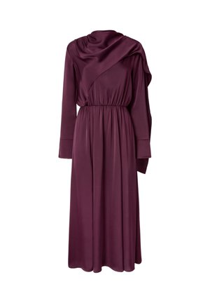 Vestido de manga larga en un profundo color burdeos, con escote drapeado, cintura fruncida y falda fluida. Hecho de una tela suave y ligera.