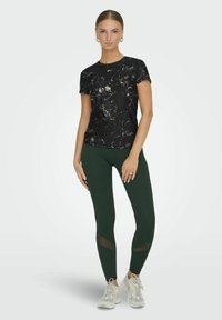 ONLY Play ONPSPACE  - T-shirts med print - black