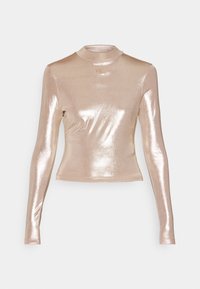 Långärmad topp i metallisk roséguldsfabric, med hög hals, åtsittande passform och subtil logotypdetalj i mitten. Slät, glänsande yta.