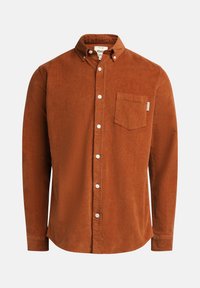 Camisa de pana en naranja quemado, con cuello abotonado, bolsillo frontal y botones blancos. Textura suave con un patrón acanalado.