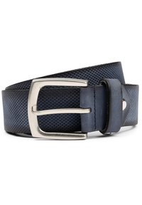 Donkerblauwe textured riem met een gladde afwerking, voorzien van een zilveren rechthoekige gesp en een leren lus. Duurzaam materiaal en modern design.