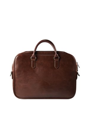 Sac à ordinateur portable en cuir marron avec bords arrondis, poignées supérieures doubles, quincaillerie en argent et fermeture éclair. Texture lisse avec une finition mate.