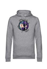 Felpa grigia con un motivo grafico che rappresenta due profili in un design circolare, circondati da rami e un motivo a ragnatela, con accenti viola e turchese.