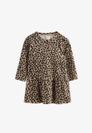 Klänning med leopardmönster och långa ärmar, har en rund hals, en rynkad midja och en lager-på-lager kjol. Tillverkad av mjukt beige tyg.