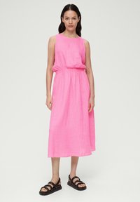 s.Oliver MIT CUT OUT - Freizeitkleid - pink