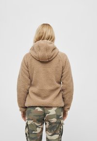 Thumbnail Image 3