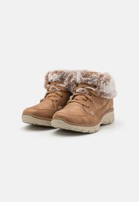 Skechers EASY GOING - Botines bajos - tan